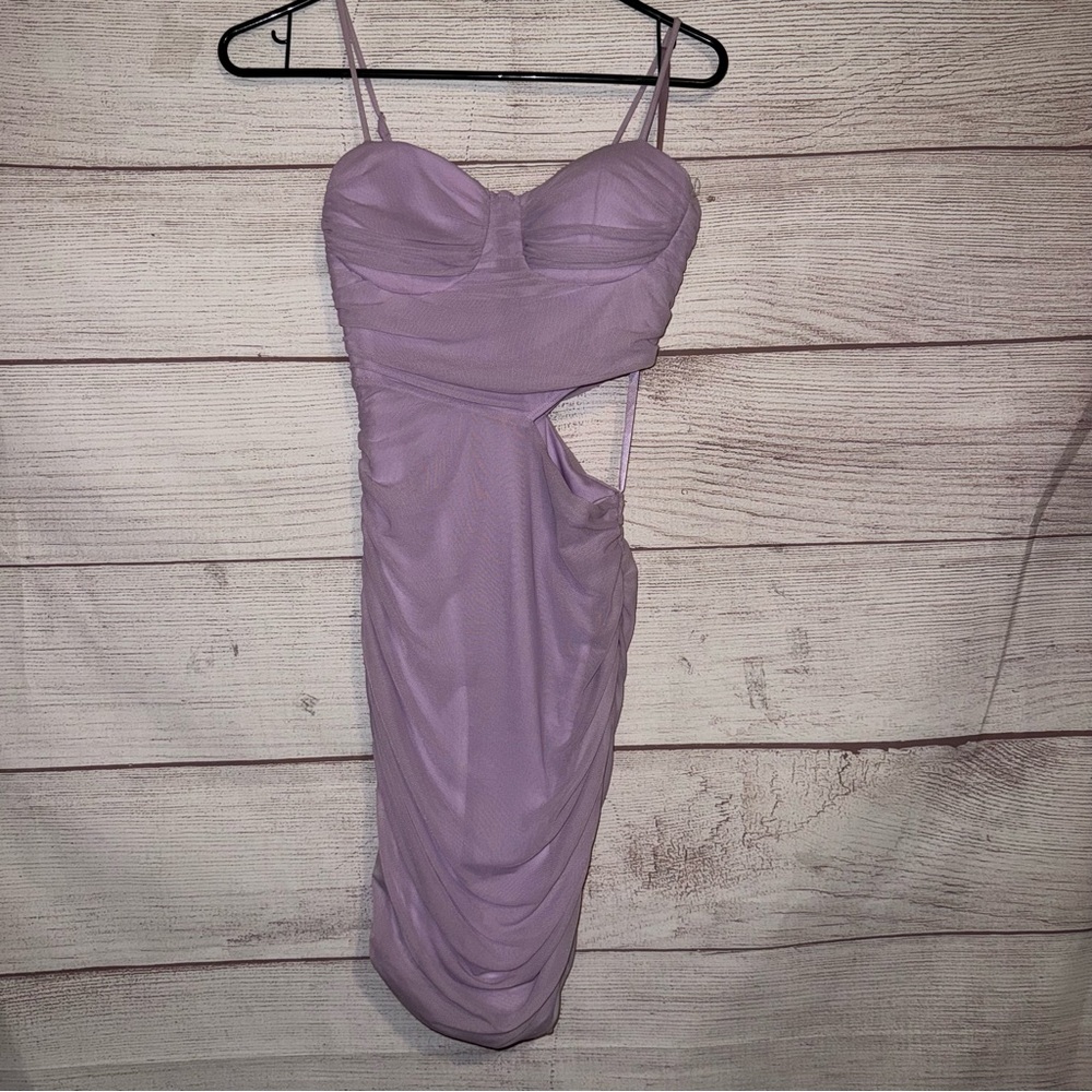 Windsor women’s Lavender Purple Ruched Bodycon Dress with side waist cutout
T3